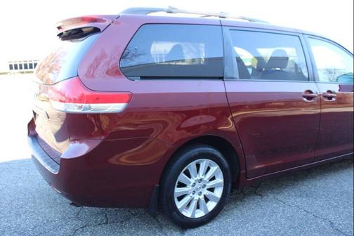 2014 Toyota Sienna LE