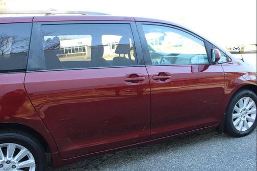 2014 Toyota Sienna LE