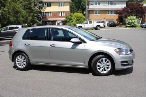 2015 Volkswagen Golf Auto TSI SE