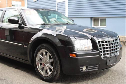 Cool Vanilla 2008 Chrysler 300 Touring