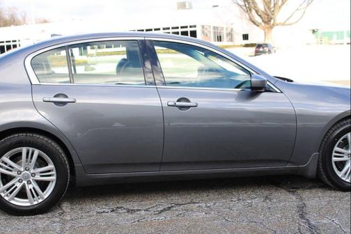 2013 INFINITI G37x Base