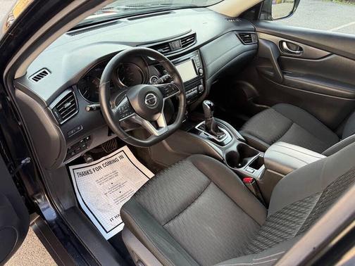 Magnetic Black 2018 Nissan Rogue SV