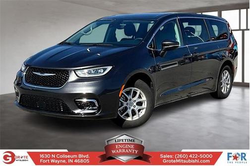 2023 Chrysler Pacifica Touring-L
