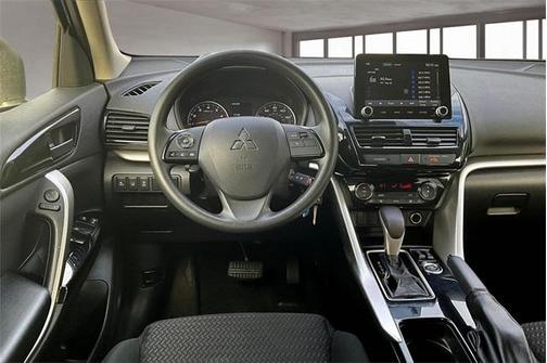 2023 Mitsubishi Eclipse Cross LE