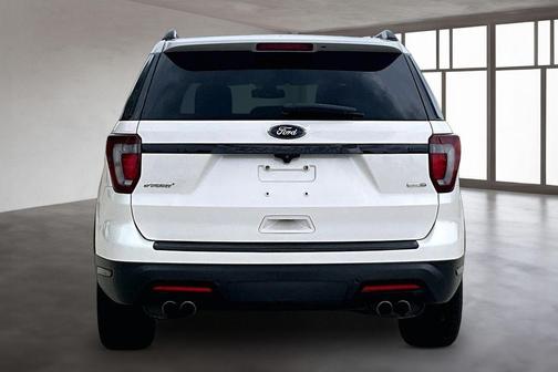 White Platinum Clearcoat Metallic 2018 Ford Explorer sport