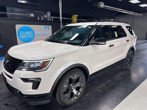 White Platinum Clearcoat Metallic 2018 Ford Explorer sport