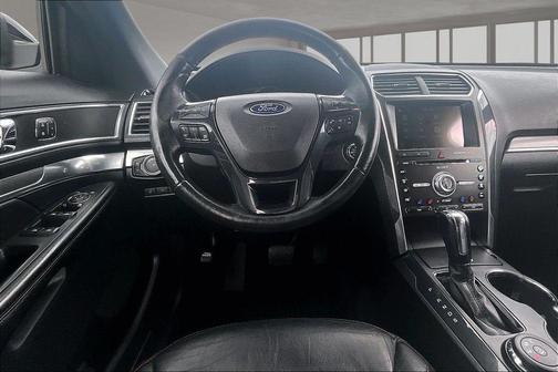 White Platinum Clearcoat Metallic 2018 Ford Explorer sport