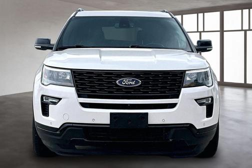 White Platinum Clearcoat Metallic 2018 Ford Explorer sport