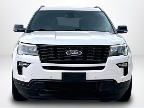 White Platinum Clearcoat Metallic 2018 Ford Explorer sport