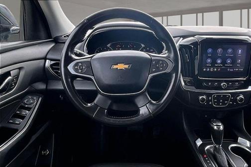 Iridescent Pearl Tricoat 2020 Chevrolet Traverse LT Leather