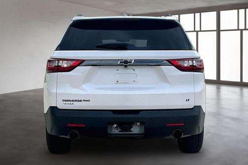 Iridescent Pearl Tricoat 2020 Chevrolet Traverse LT Leather