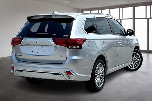 2022 Mitsubishi Outlander PHEV LE