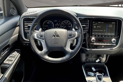 2022 Mitsubishi Outlander PHEV LE