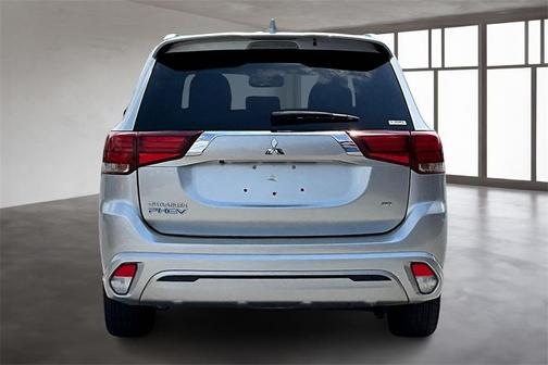 2022 Mitsubishi Outlander PHEV LE