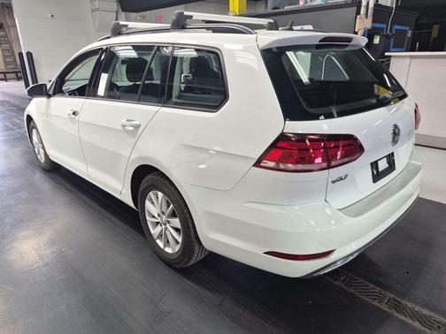 Pure White 2018 Volkswagen Golf SportWagen TSI S