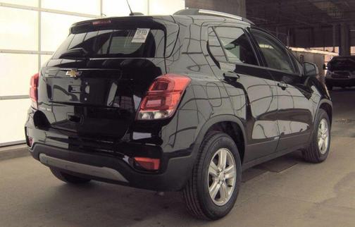 Mosaic Black Metallic 2022 Chevrolet Trax LT