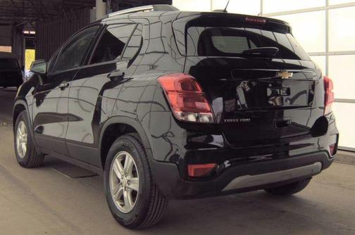 Mosaic Black Metallic 2022 Chevrolet Trax LT