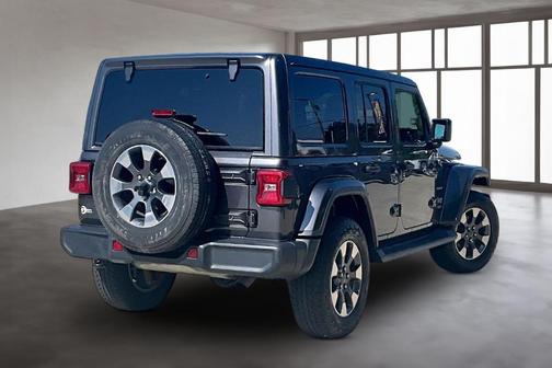 Granite Crystal Clearcoat Metallic 2018 Jeep Wrangler Unlimited Sahara