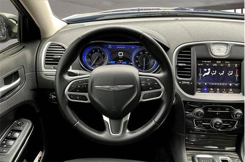 2018 Chrysler 300 Touring