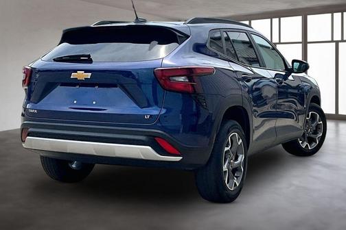 Blue Glow Metallic 2024 Chevrolet Trax LT