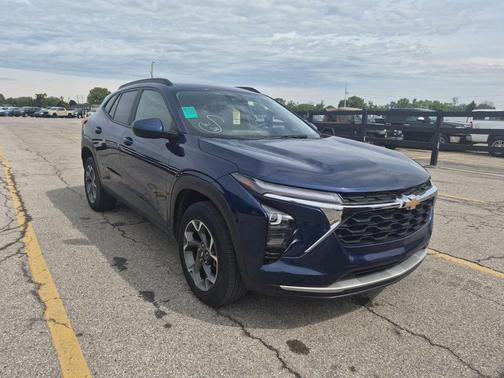 Blue Glow Metallic 2024 Chevrolet Trax LT