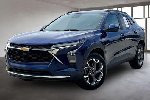 Blue Glow Metallic 2024 Chevrolet Trax LT