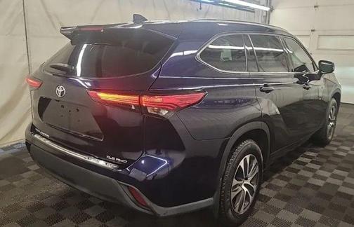 Blue 2021 Toyota Highlander XLE