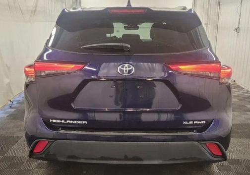 Blue 2021 Toyota Highlander XLE