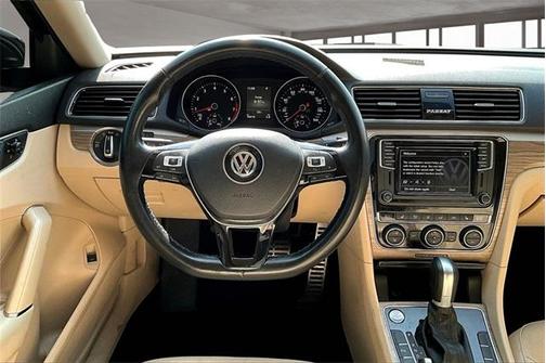 2018 Volkswagen Passat 2.0T SEL Premium