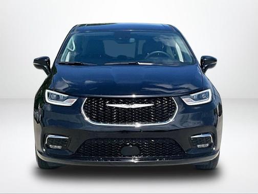 Diamond Black 2024 Chrysler Pacifica Touring-L