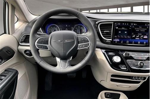 2023 Chrysler Pacifica Touring-L