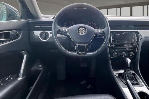 2022 Volkswagen Passat 2.0T SE