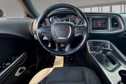 Pitch Black Clearcoat 2016 Dodge Challenger SXT