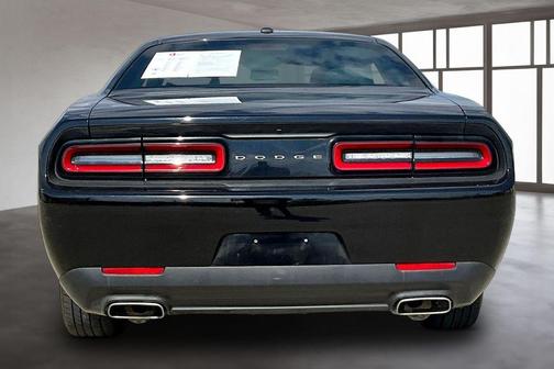 Pitch Black Clearcoat 2016 Dodge Challenger SXT