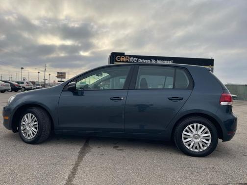 2010 Volkswagen Golf 4-Door