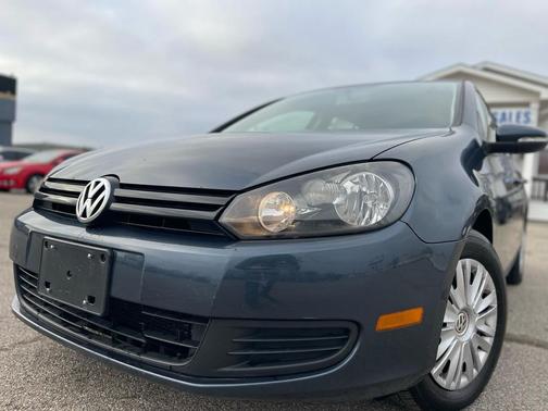 2010 Volkswagen Golf 4-Door
