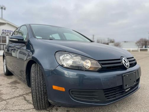 2010 Volkswagen Golf 4-Door