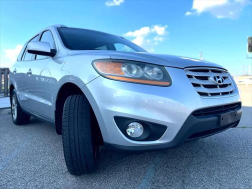2011 Hyundai SANTA FE SE