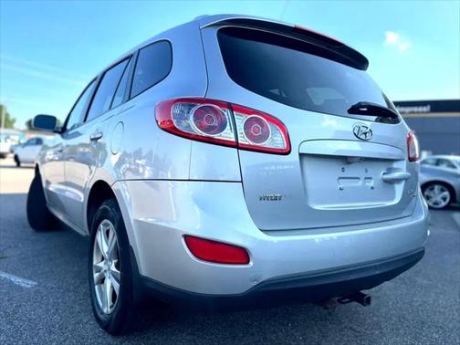 2011 Hyundai SANTA FE SE