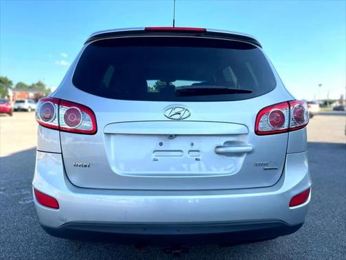 2011 Hyundai SANTA FE SE