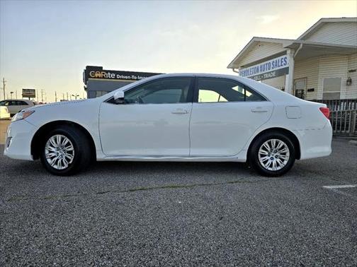 2014 Toyota Camry LE