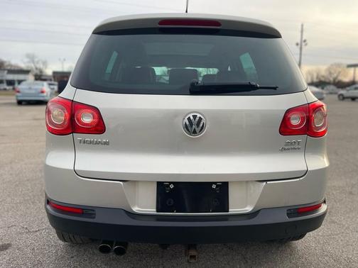 2011 Volkswagen Tiguan SE