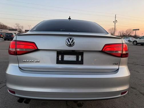 2015 Volkswagen Jetta Auto SE w/Connectivity/Navigation