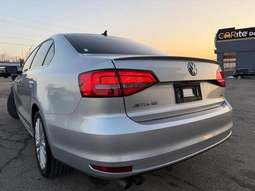 2015 Volkswagen Jetta Auto SE w/Connectivity/Navigation