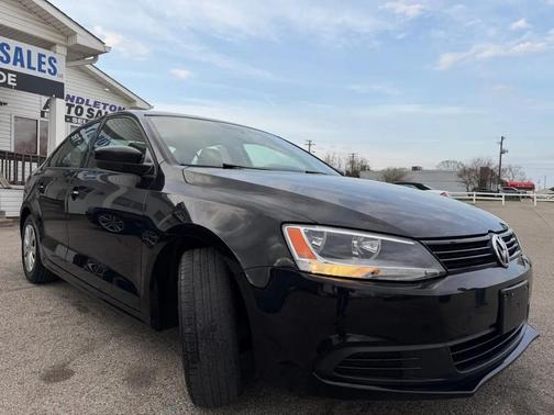 Black Uni 2014 Volkswagen Jetta Auto S