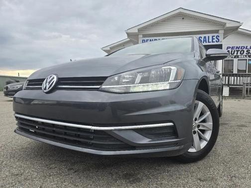 Platinum Gray Metallic 2018 Volkswagen Golf SportWagen TSI S