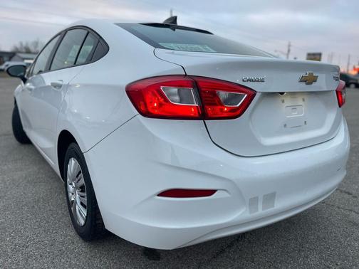 2018 Chevrolet Cruze LS