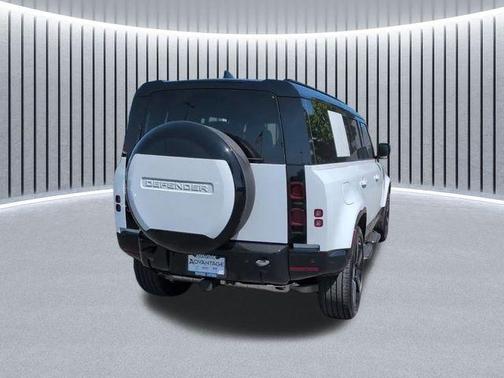 Fuji White 2025 Land Rover Defender P400 X-Dynamic SE