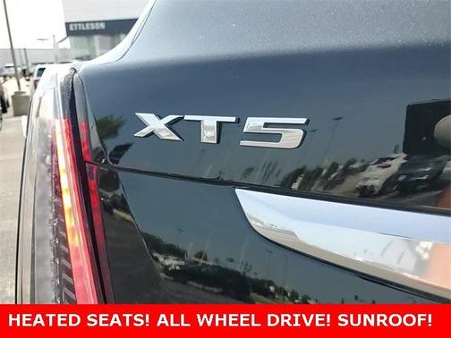 2022 Cadillac XT5 Sport