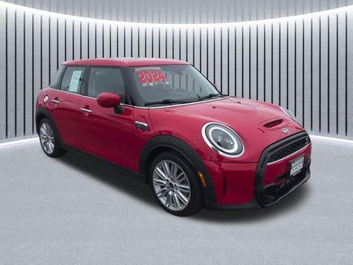 Chili Pepper Red 2024 MINI Hardtop Cooper S
